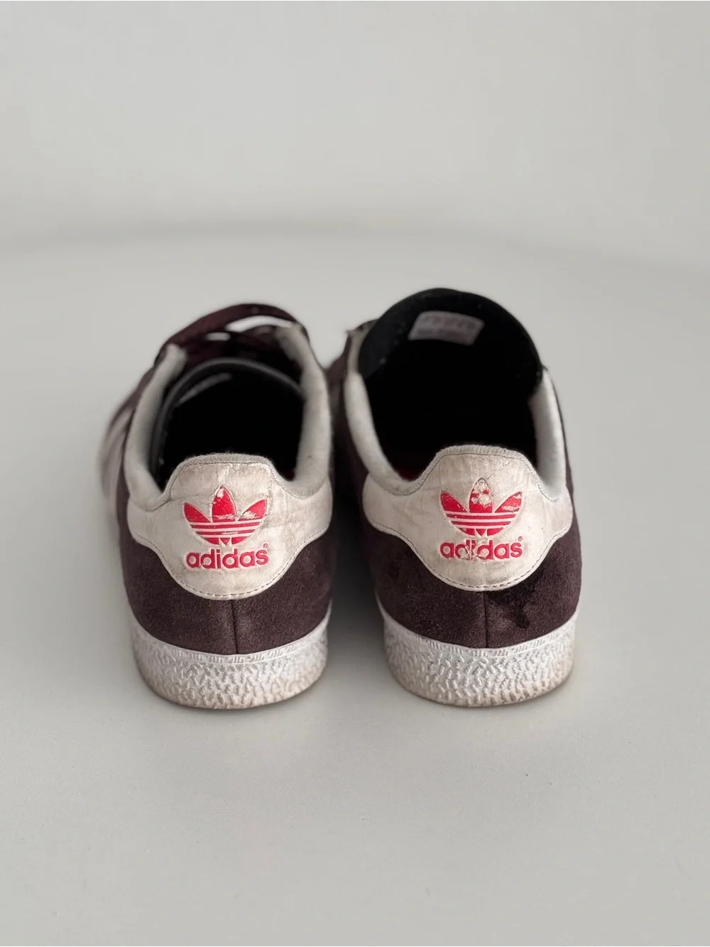 adidas gazelle burgundy, gray Suede Sneakers with Cream Stripes size 7
